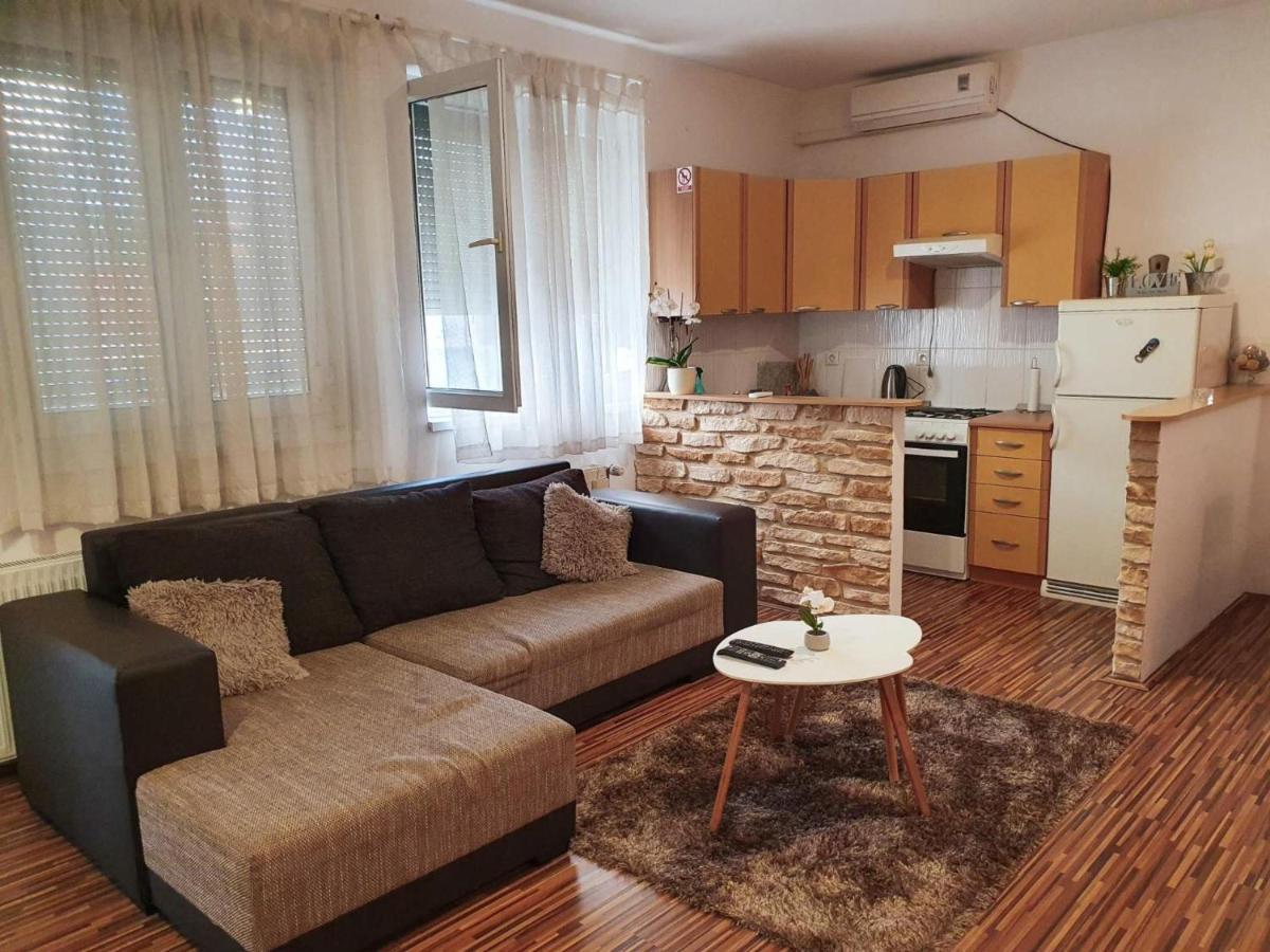 Apartment Laura & Lucija Osijek Bagian luar foto