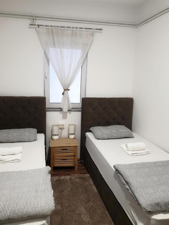 Apartment Laura & Lucija Osijek Bagian luar foto