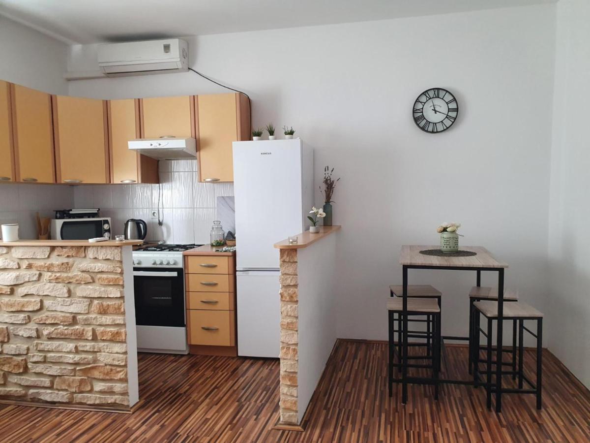 Apartment Laura & Lucija Osijek Bagian luar foto