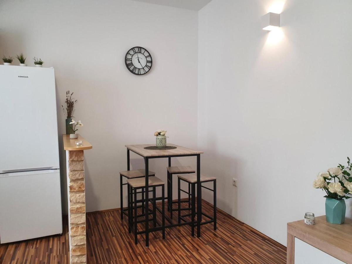 Apartment Laura & Lucija Osijek Bagian luar foto